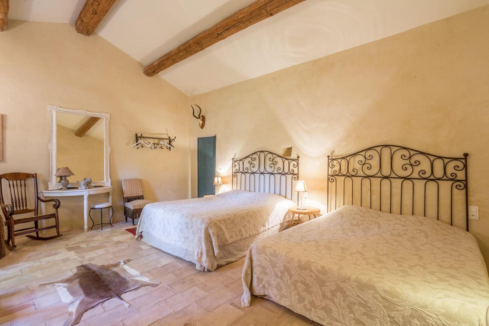 La Maison Des Artistes Ménerbes Esterno foto